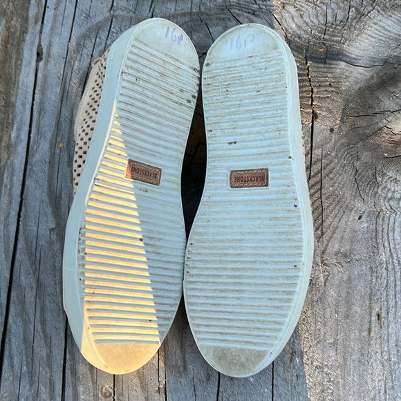 Blackstone lace up leather sneakers woman sz 38.  Cut outs, with platform soles. - Picture 5 of 8